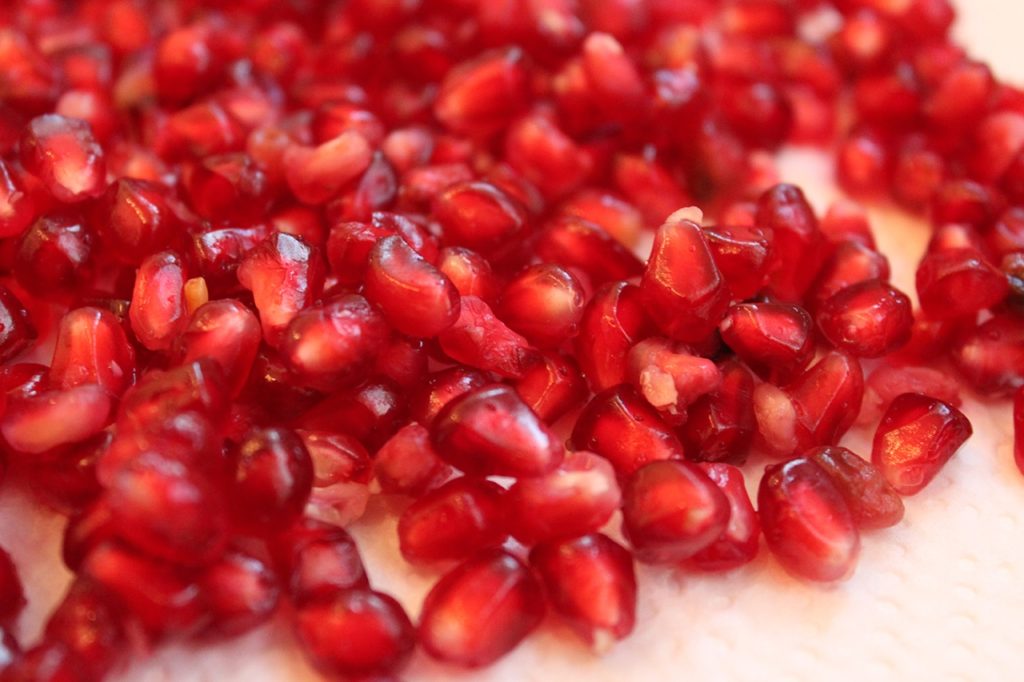 Granatapfel entkernen