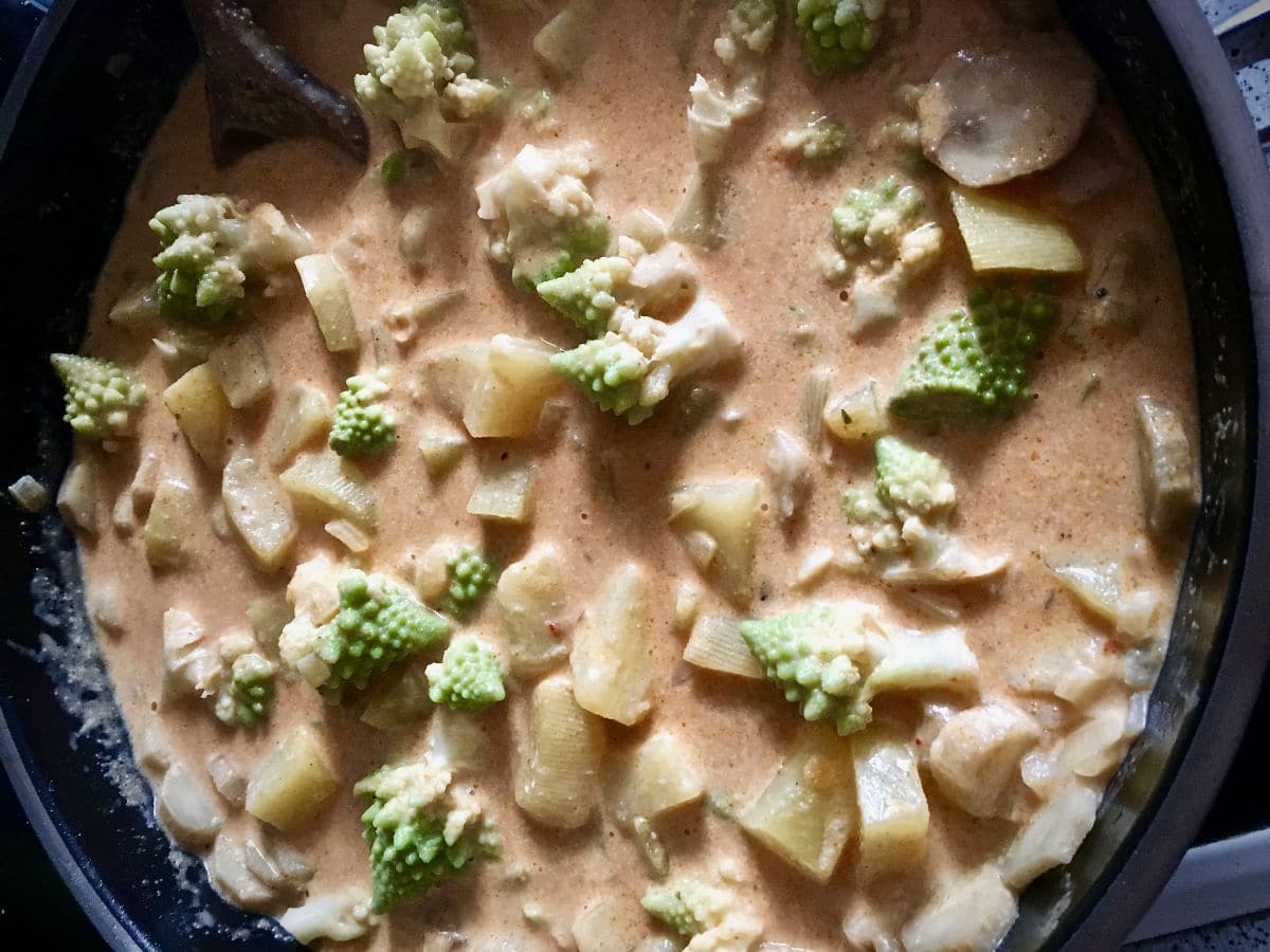 Romanesco Curry mit Kartoffeln & Haferwurzeln - SimplyGesund Romanesco Curry mit Kartoffeln & Haferwurzeln - SimplyGesund